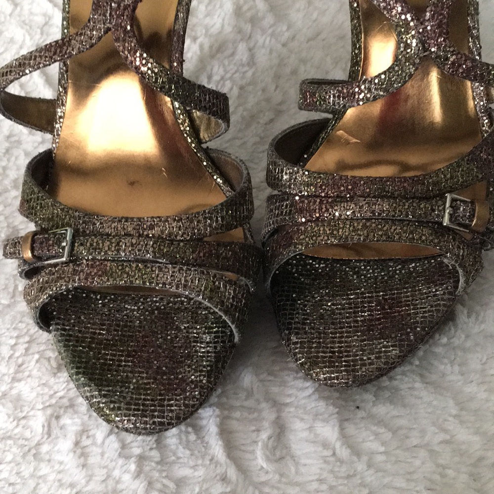 Shoe - Picture 2 of 5